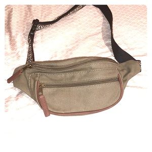 Vintage fanny pack.